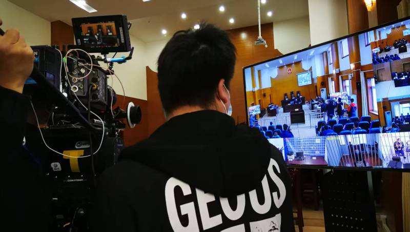 AI生成VS人工创意——闽侯县广告片拍摄公司的技术浪漫主义实践